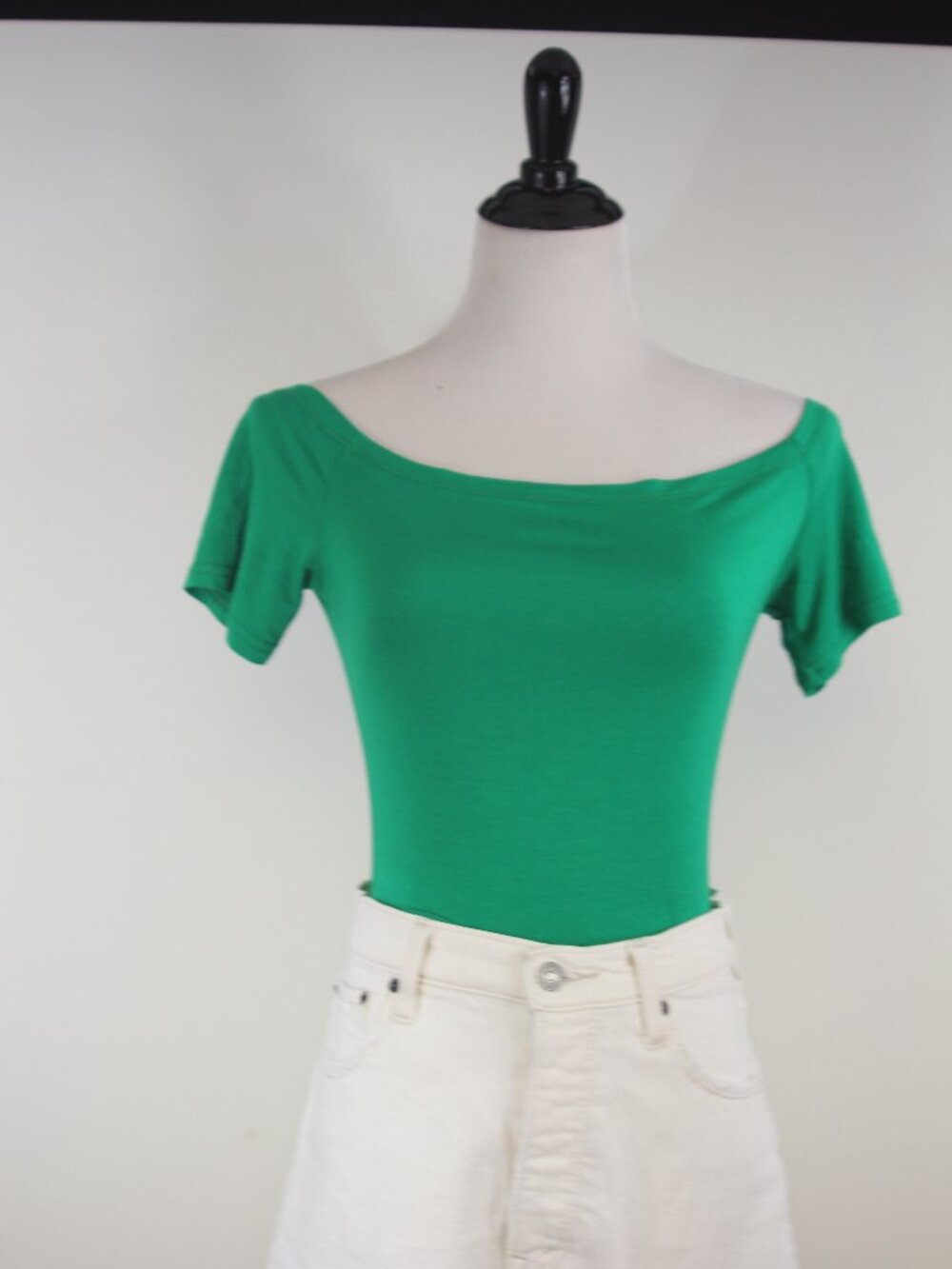 NWT O Thread &‎ Co Green Wide Neck Stretch Tee Medium Y2K